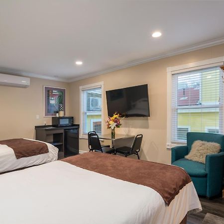 Glenmore Plaza Hotel Авалон Екстериор снимка