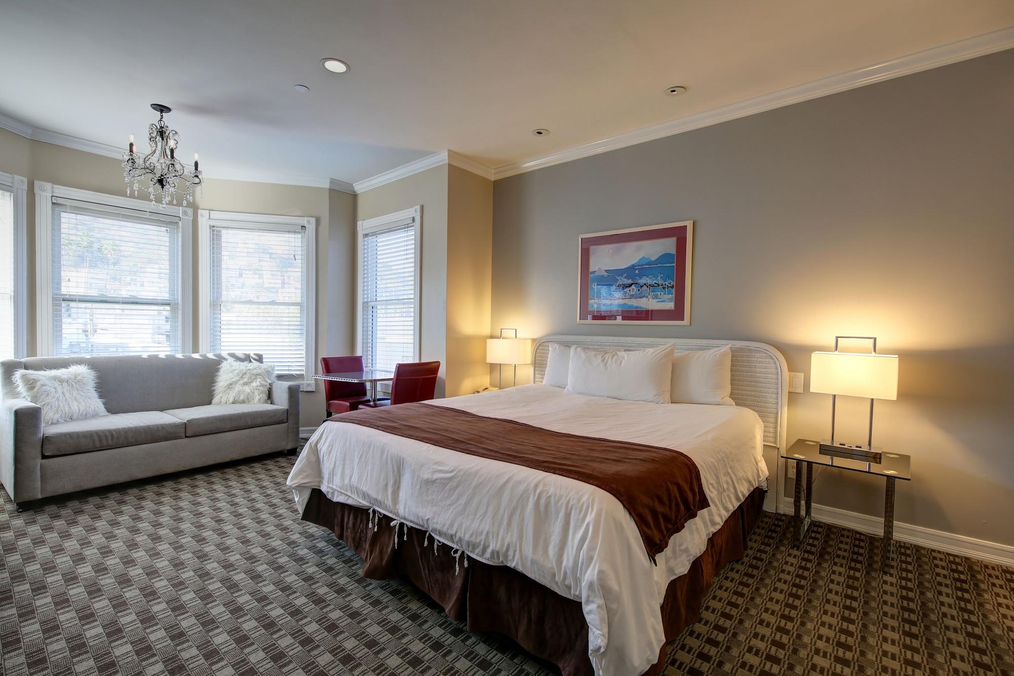 Glenmore Plaza Hotel Авалон Екстериор снимка