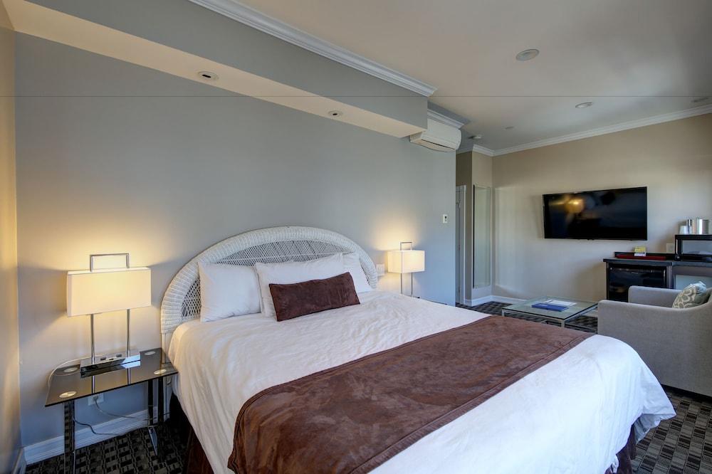 Glenmore Plaza Hotel Авалон Екстериор снимка