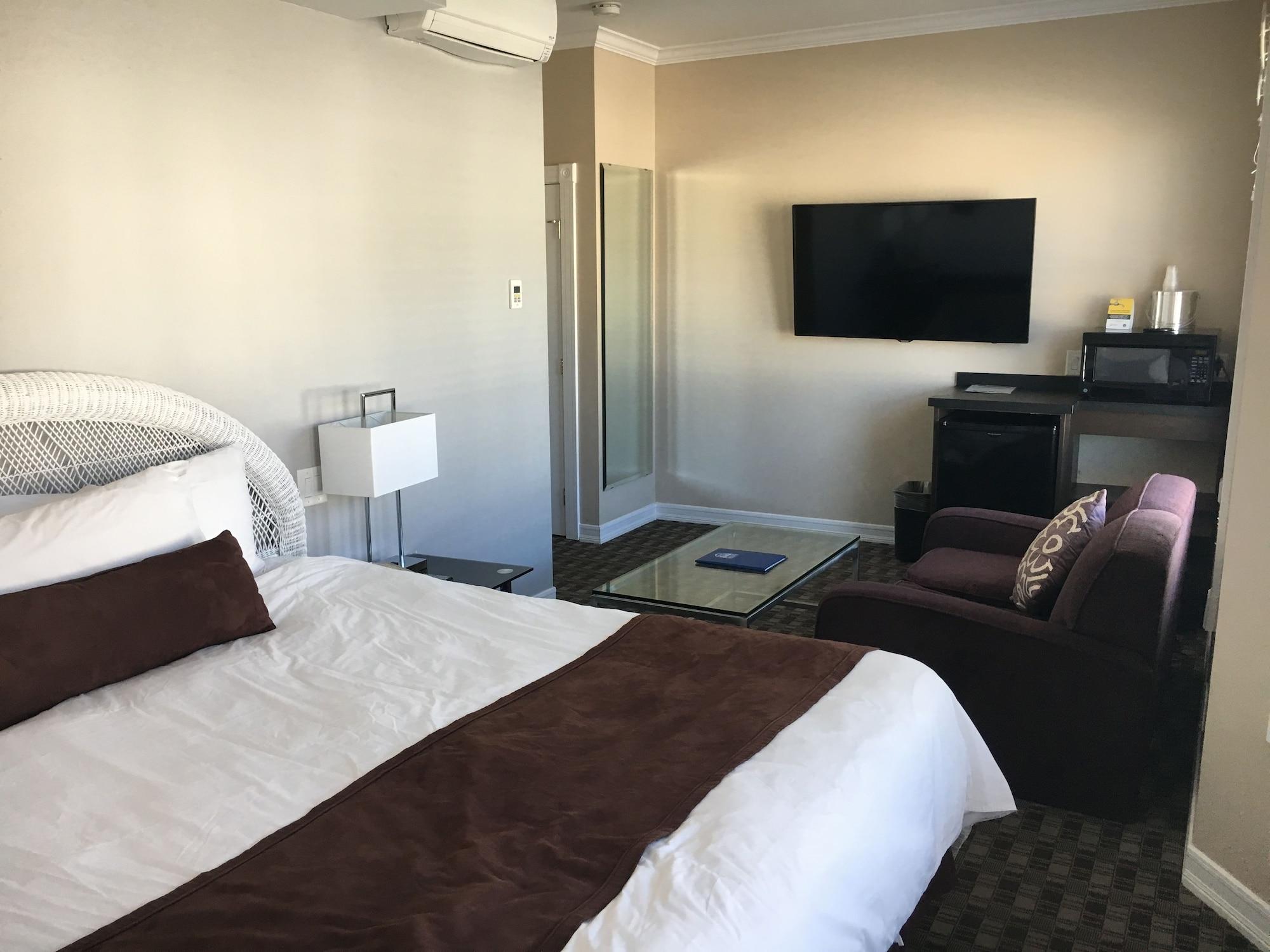 Glenmore Plaza Hotel Авалон Екстериор снимка