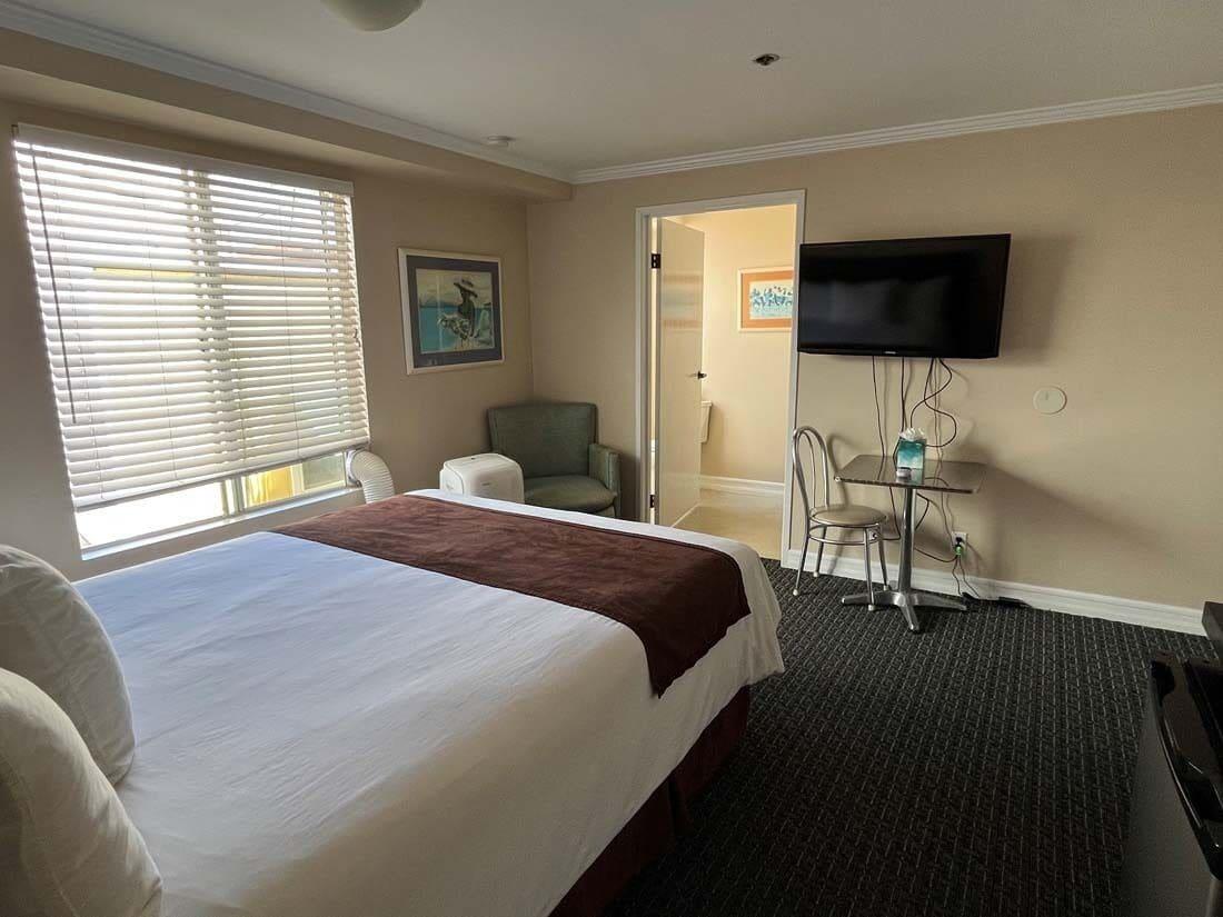 Glenmore Plaza Hotel Авалон Екстериор снимка