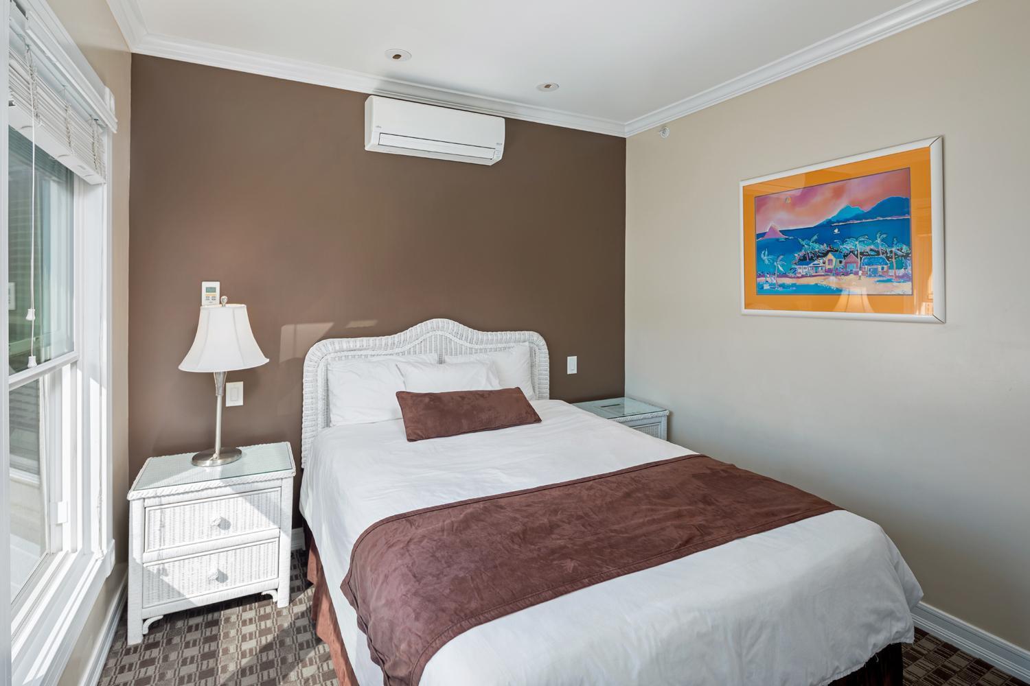 Glenmore Plaza Hotel Авалон Екстериор снимка