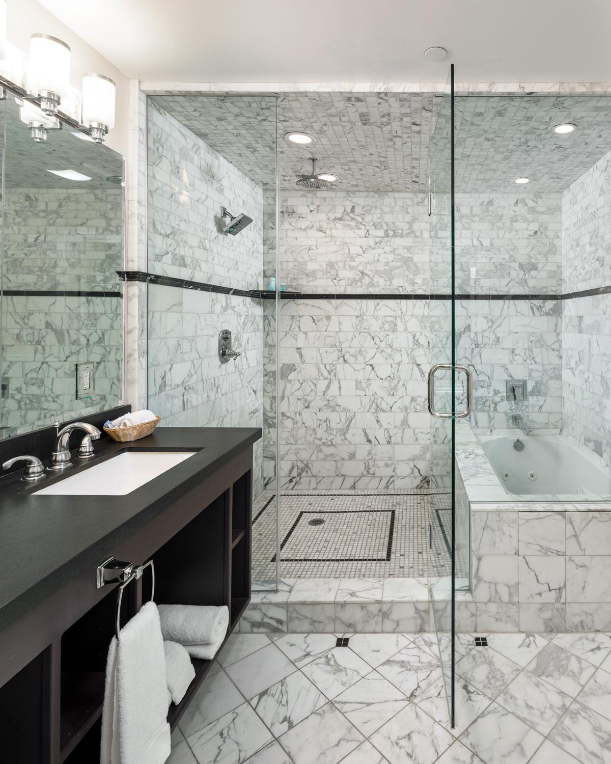 Glenmore Plaza Hotel Авалон Екстериор снимка