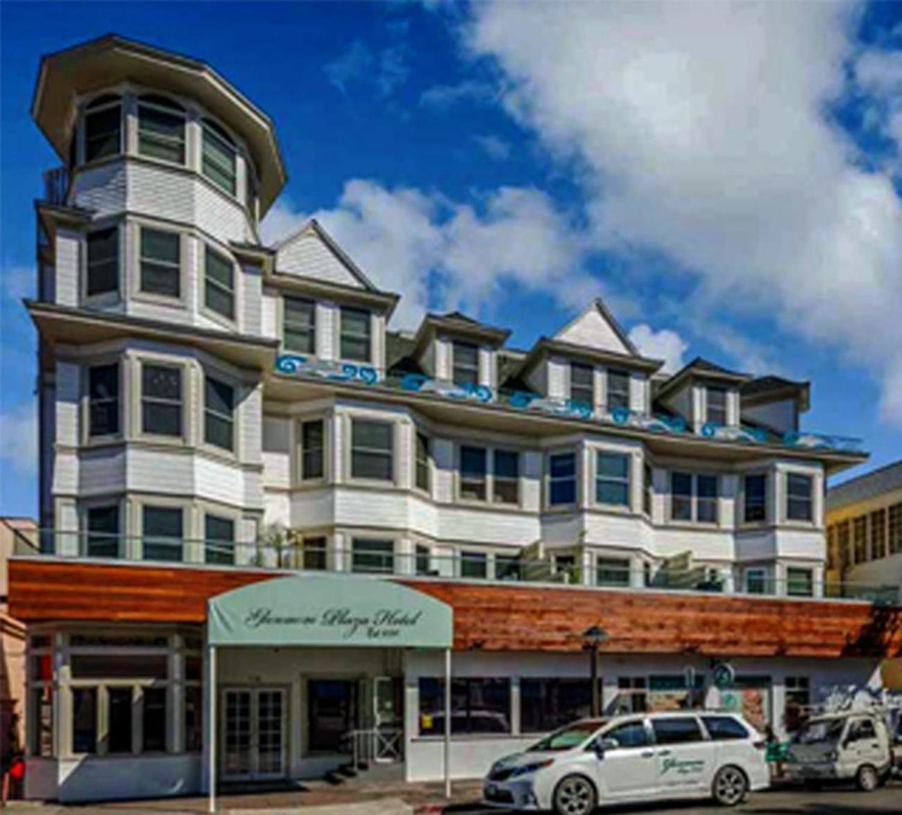 Glenmore Plaza Hotel Авалон Екстериор снимка