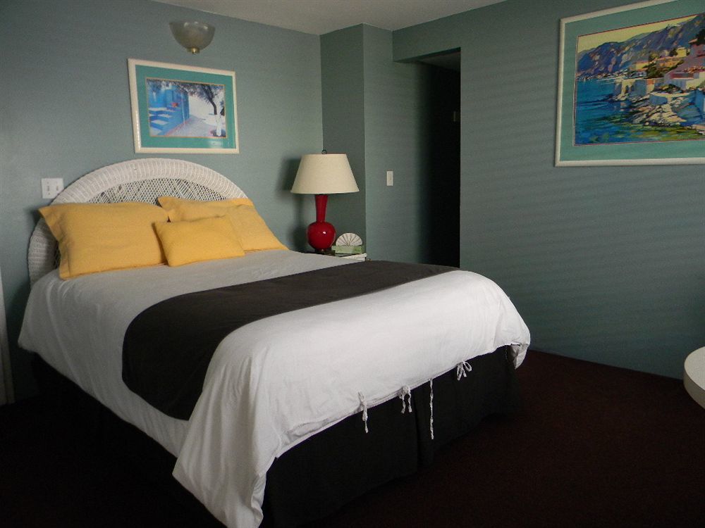 Glenmore Plaza Hotel Авалон Екстериор снимка